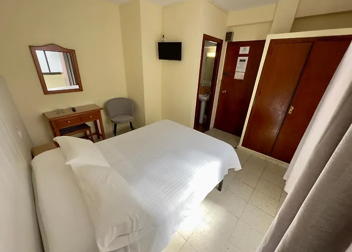Hotel Cabello *