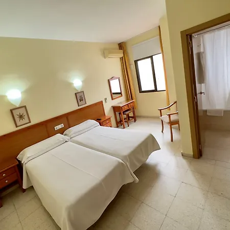 Cabello Hotell *